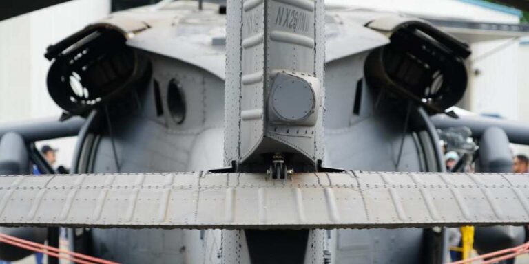 Army Replaces Iconic Black Hawk With Stealthy New Beast