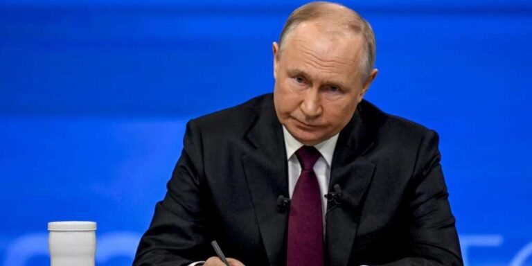 Trump Gives Putin Two Weeks To Comply—Or ELSE